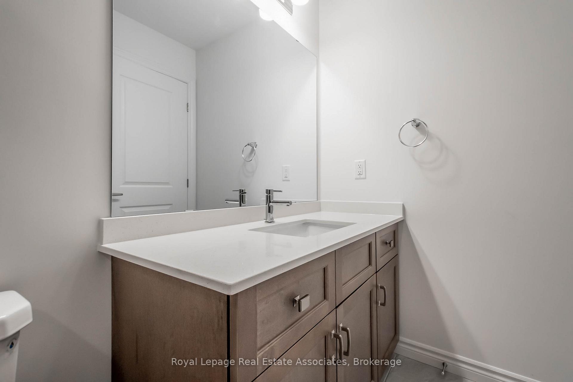 Photo 25 of 3981 Crown Street, Lincoln, Beamsville — HOMEH