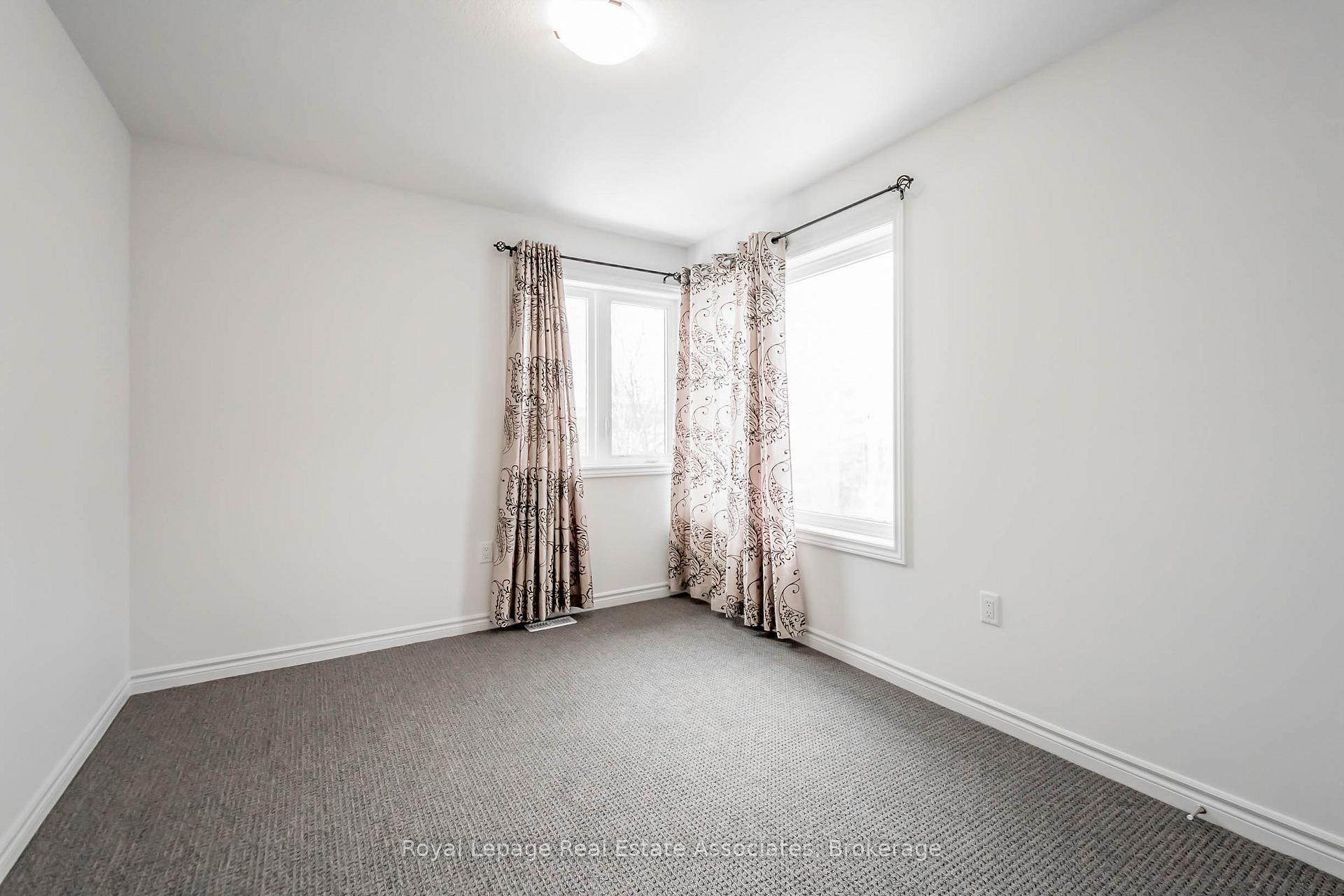 Photo 26 of 3981 Crown Street, Lincoln, Beamsville — HOMEH