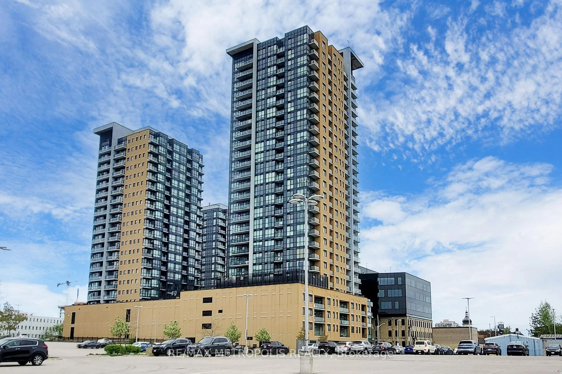 Photo 3 of Unit 508, 108 Garment Street, Kitchener, Cherry Hill — HOMEH