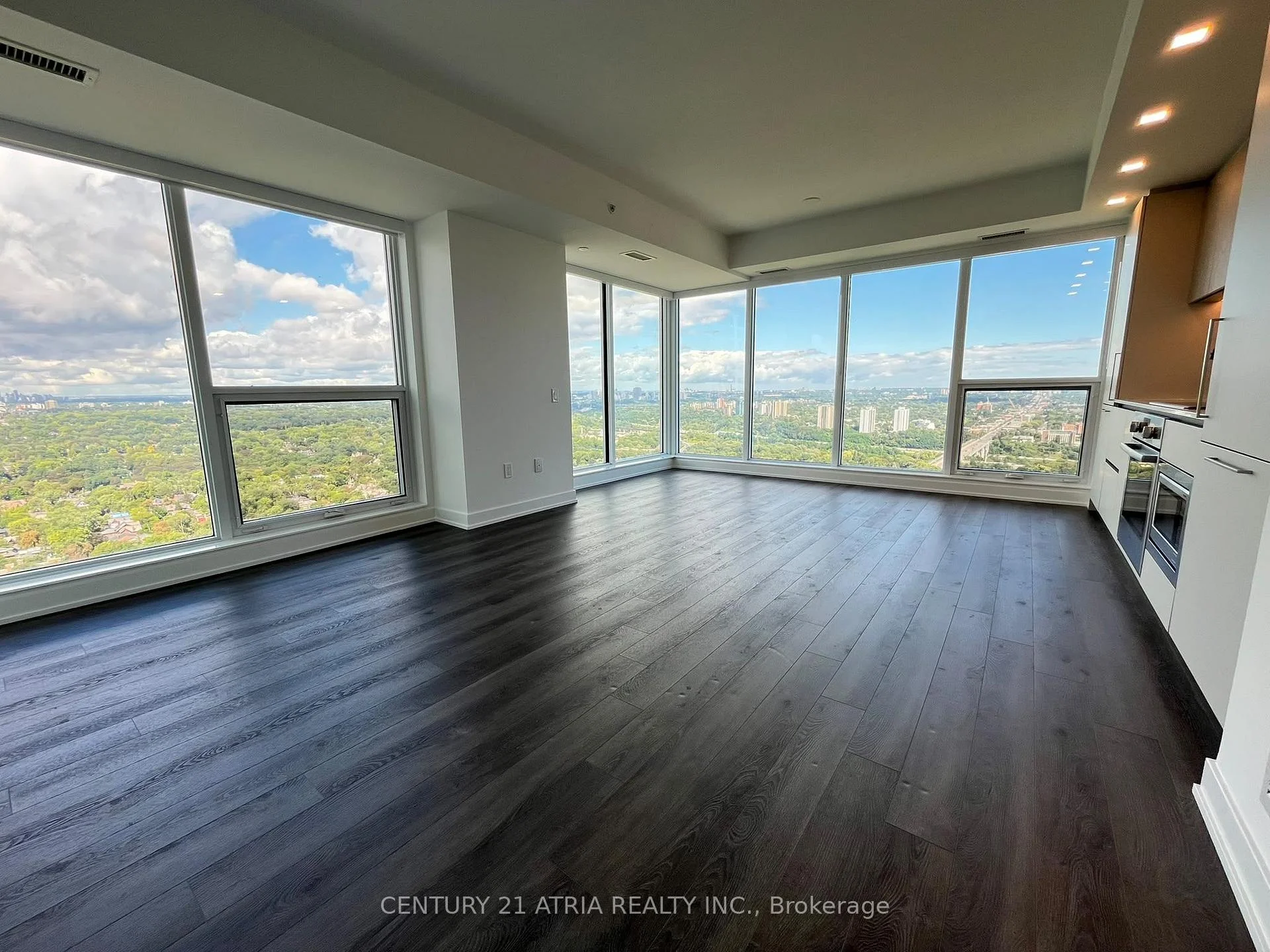 Photo 10 of Unit 4007, 609 Sherbourne Street, Toronto, North St. James Town — HOMEH