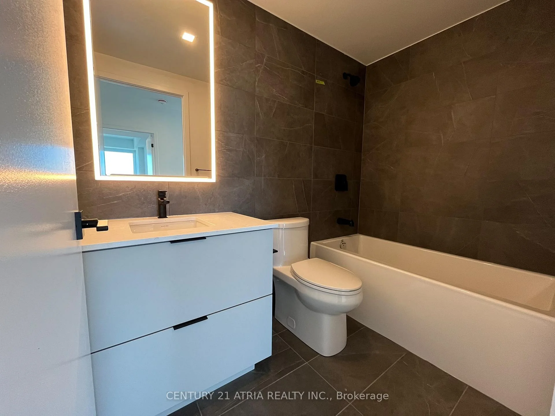 Photo 14 of Unit 4007, 609 Sherbourne Street, Toronto, North St. James Town — HOMEH