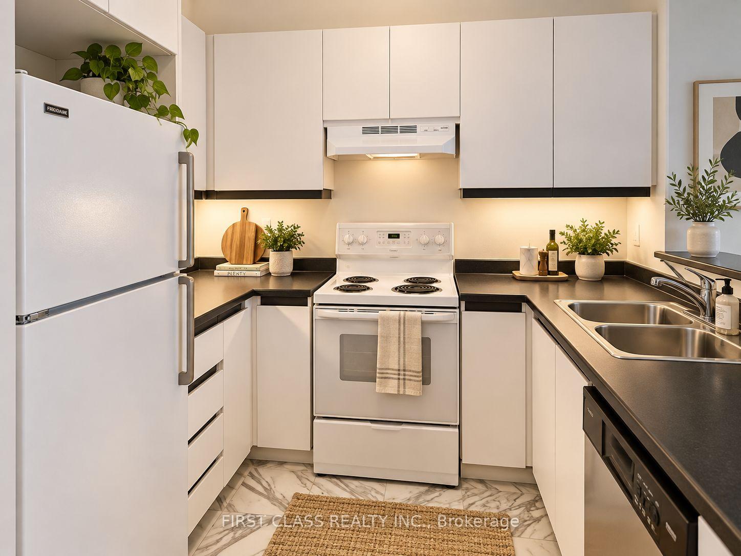 Photo 2 of Unit 916, 7 King Street E, Toronto, Church-Yonge Corridor — HOMEH