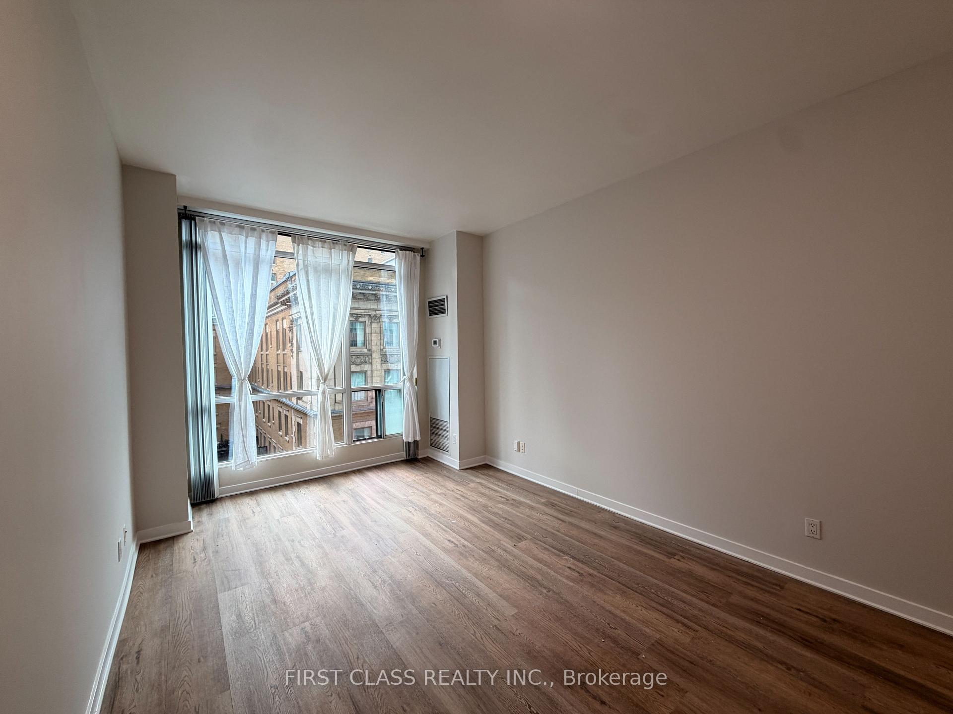 Photo 7 of Unit 916, 7 King Street E, Toronto, Church-Yonge Corridor — HOMEH