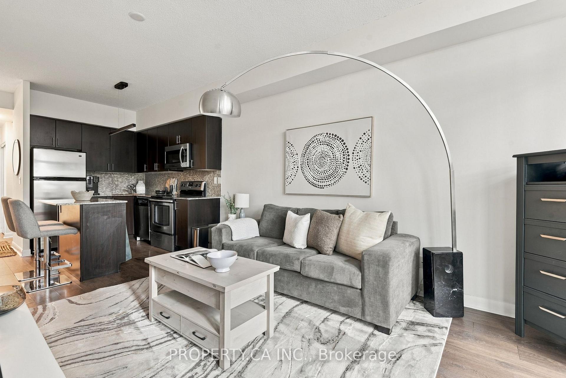 Photo 3 of Unit 503, 15 Bruyeres Mews, Toronto, Niagara — HOMEH