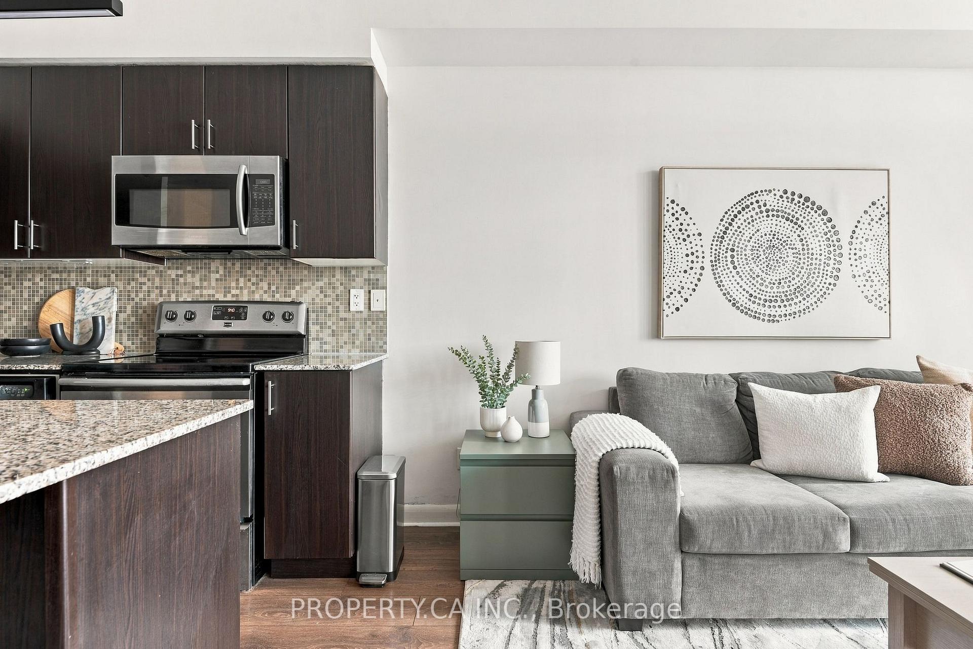 Photo 5 of Unit 503, 15 Bruyeres Mews, Toronto, Niagara — HOMEH