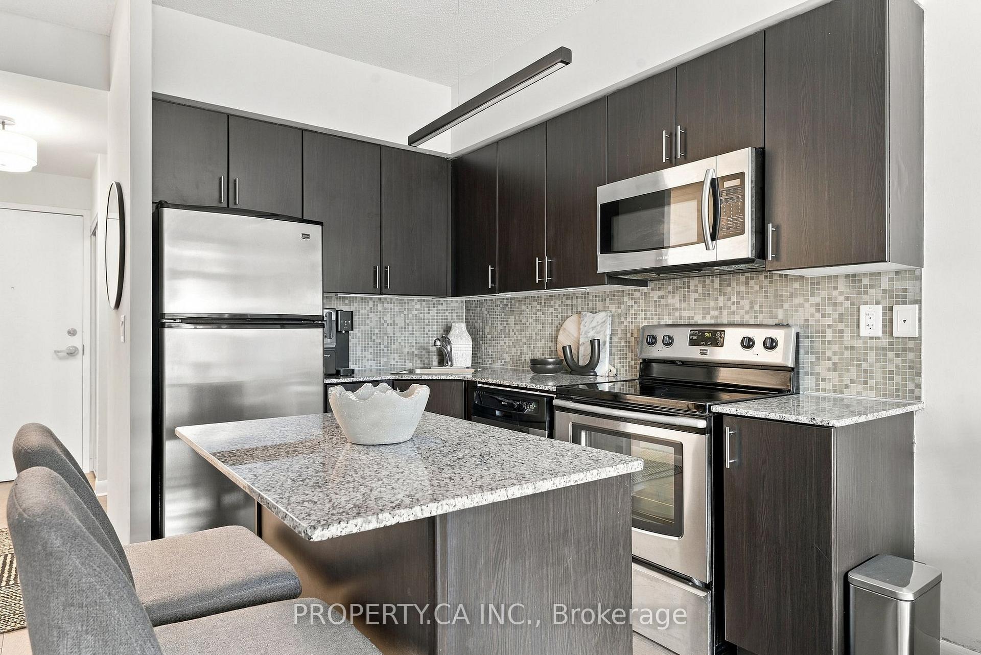 Photo 6 of Unit 503, 15 Bruyeres Mews, Toronto, Niagara — HOMEH