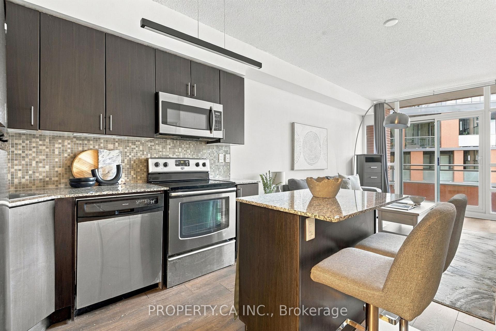 Photo 7 of Unit 503, 15 Bruyeres Mews, Toronto, Niagara — HOMEH