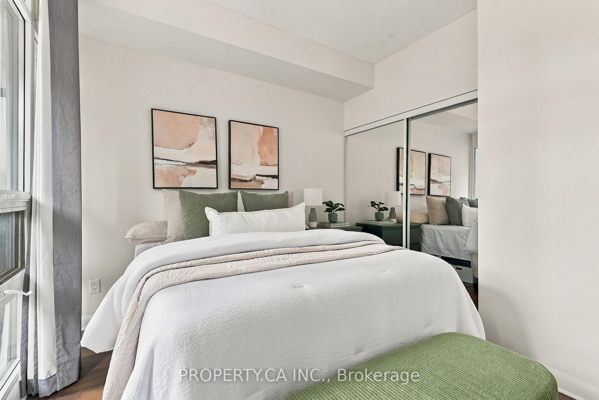 Photo 9 of Unit 503, 15 Bruyeres Mews, Toronto, Niagara — HOMEH