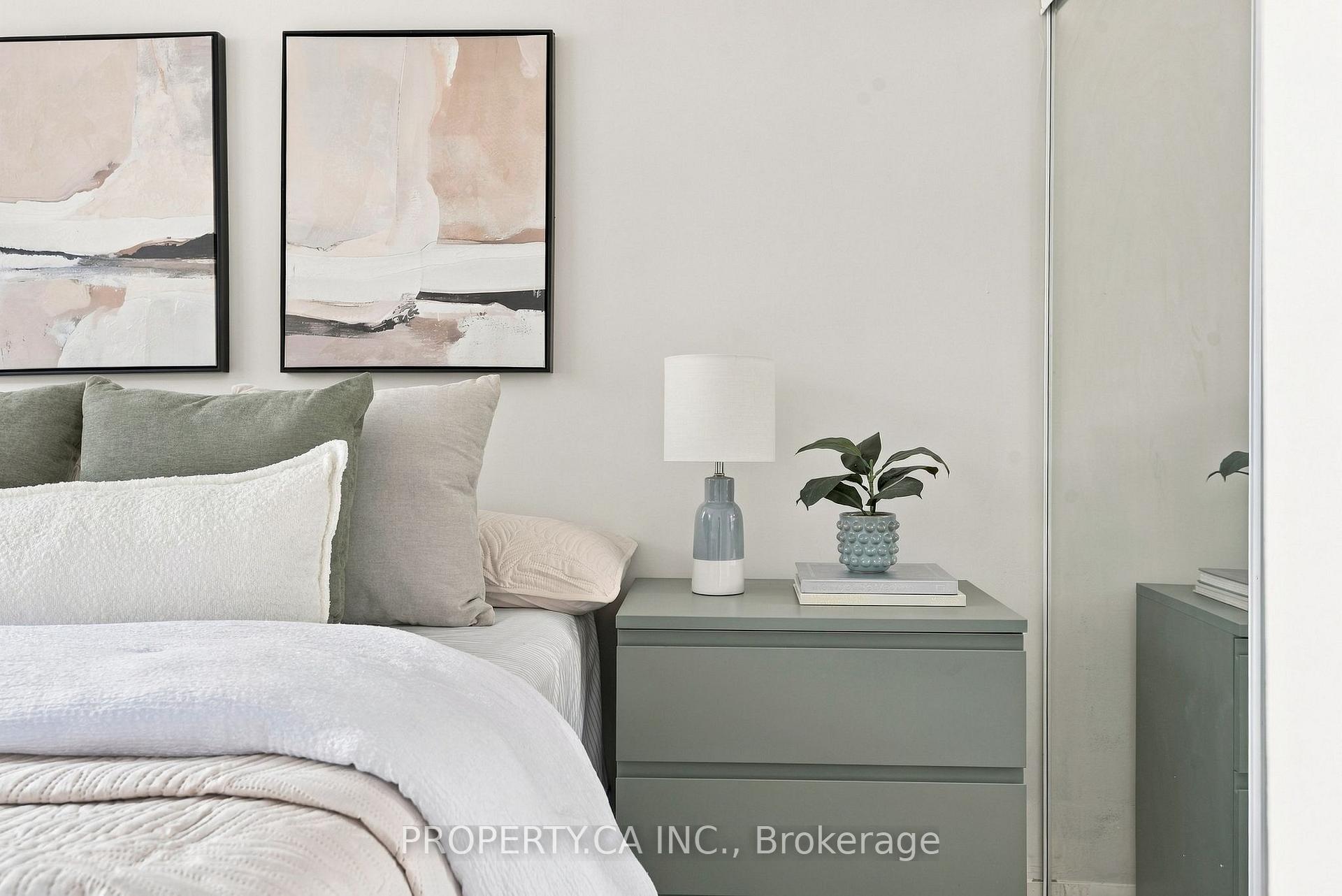 Photo 10 of Unit 503, 15 Bruyeres Mews, Toronto, Niagara — HOMEH