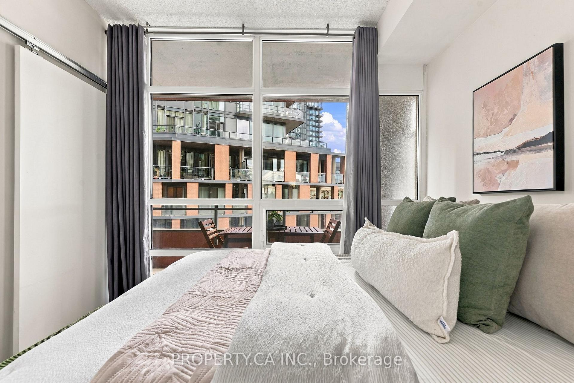 Photo 12 of Unit 503, 15 Bruyeres Mews, Toronto, Niagara — HOMEH