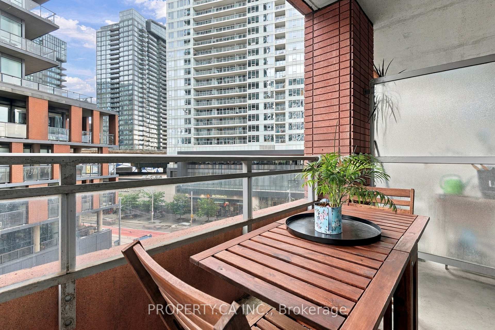 Photo 16 of Unit 503, 15 Bruyeres Mews, Toronto, Niagara — HOMEH