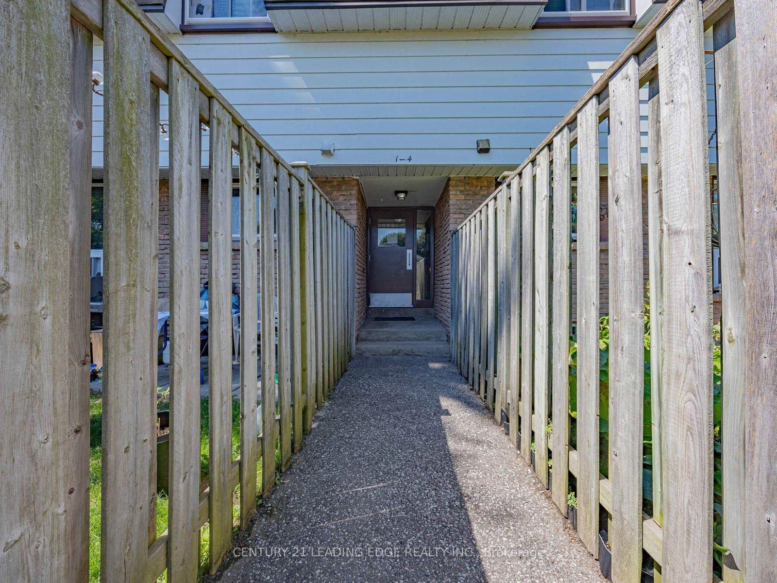 Photo 3 of Unit 3, 1300 Oxford Street, Oshawa, Lakeview — HOMEH