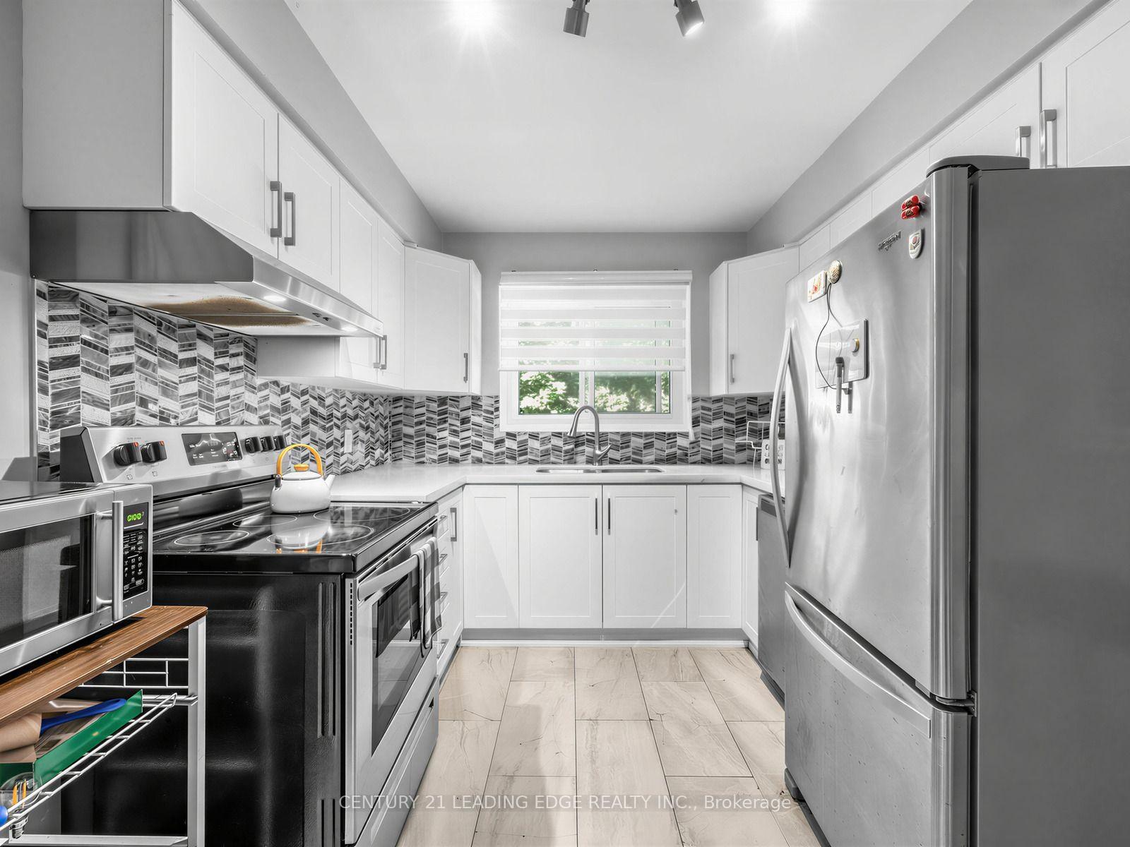 Photo 7 of Unit 3, 1300 Oxford Street, Oshawa, Lakeview — HOMEH