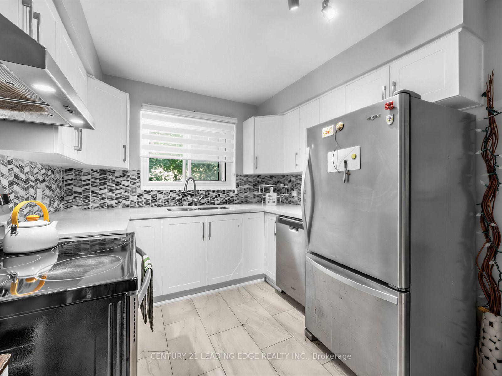 Photo 8 of Unit 3, 1300 Oxford Street, Oshawa, Lakeview — HOMEH