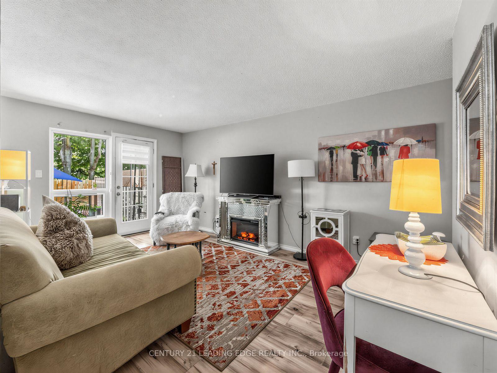 Photo 10 of Unit 3, 1300 Oxford Street, Oshawa, Lakeview — HOMEH