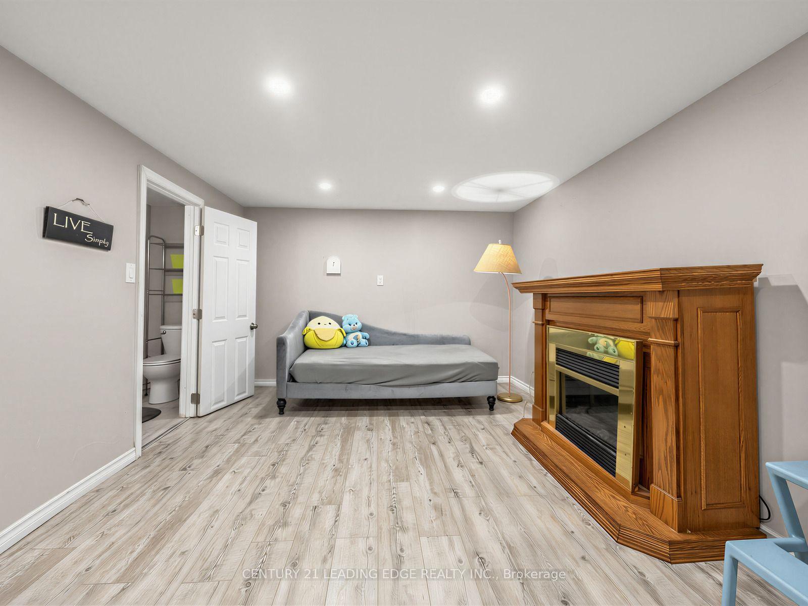 Photo 26 of Unit 3, 1300 Oxford Street, Oshawa, Lakeview — HOMEH