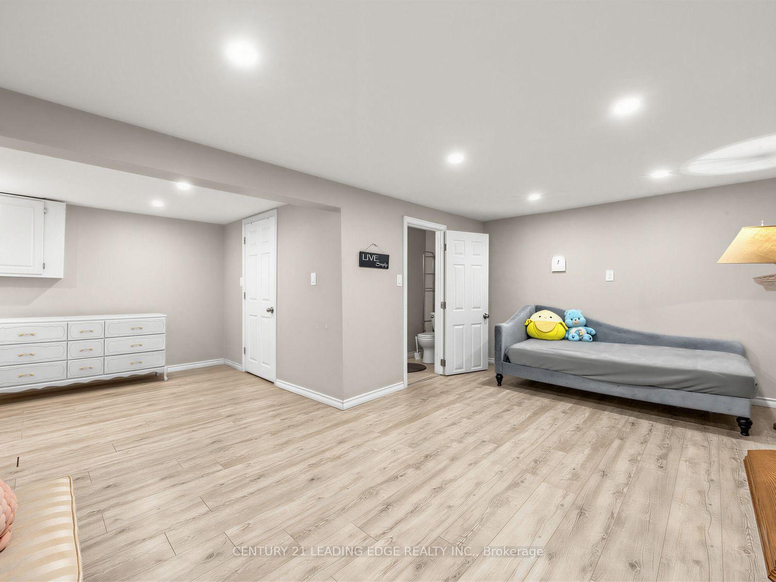 Photo 27 of Unit 3, 1300 Oxford Street, Oshawa, Lakeview — HOMEH