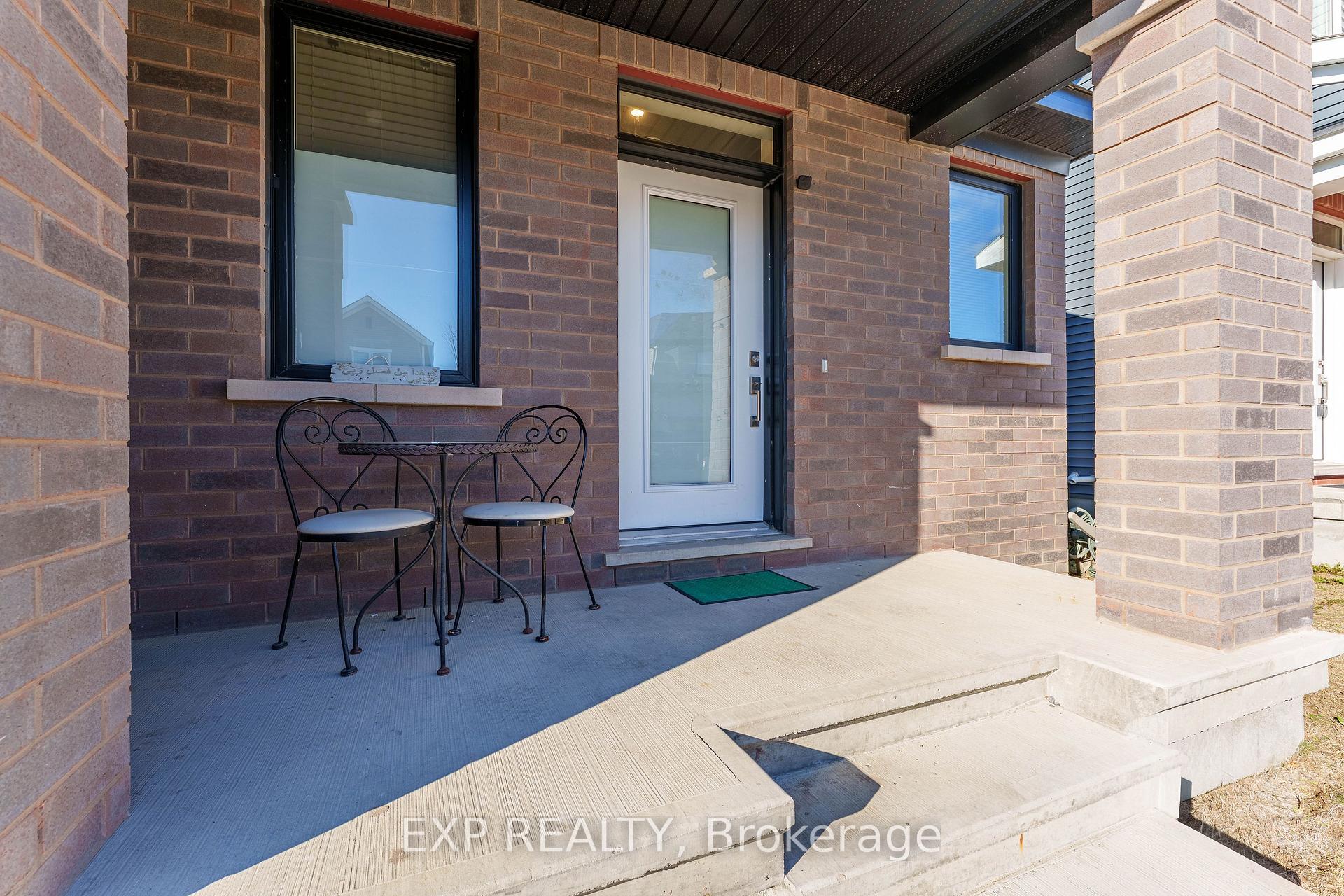 Photo 2 of 228 Appalachian Circle, Ottawa, Barrhaven - Half Moon Bay — HOMEH