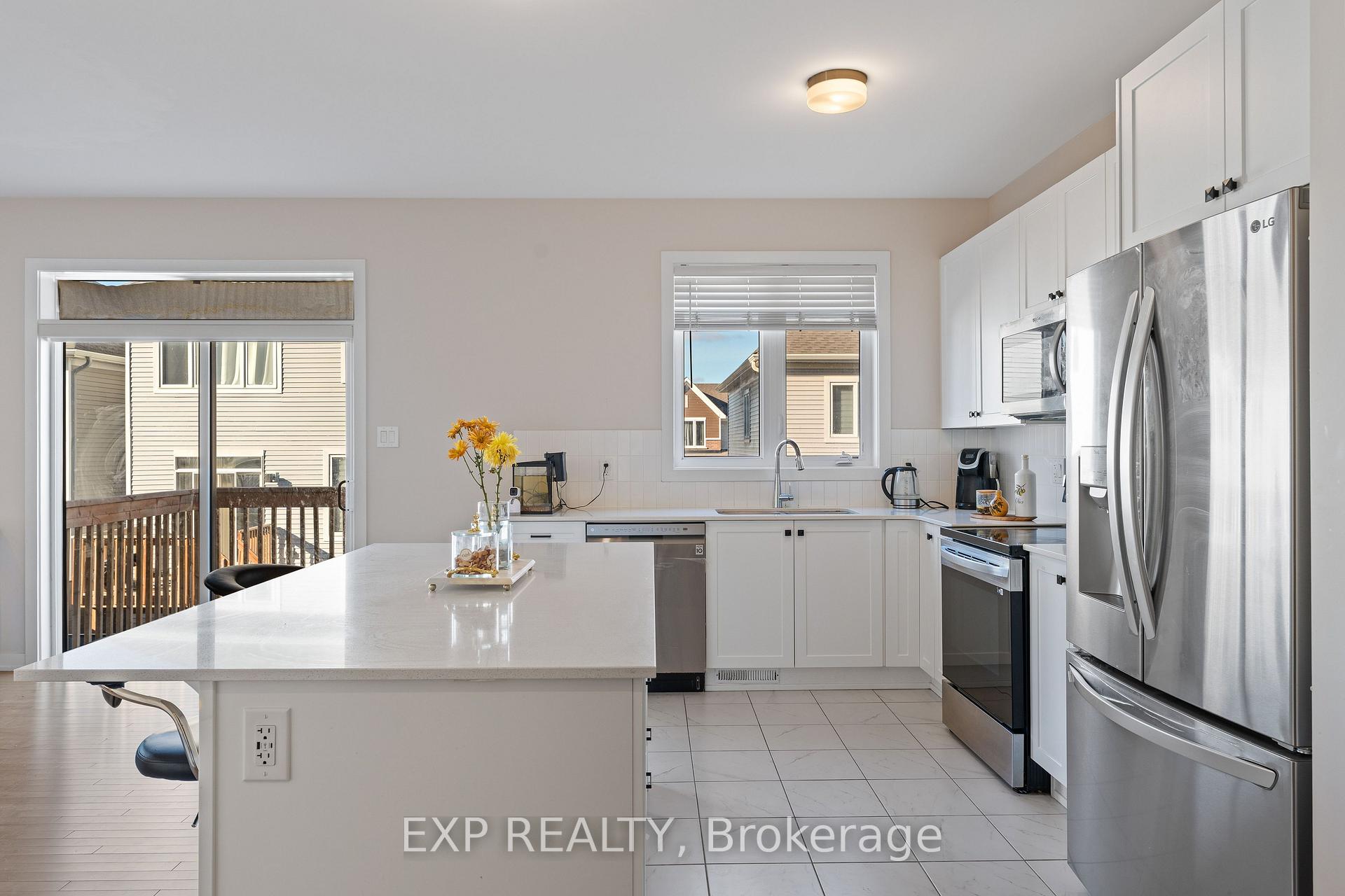 Photo 4 of 228 Appalachian Circle, Ottawa, Barrhaven - Half Moon Bay — HOMEH