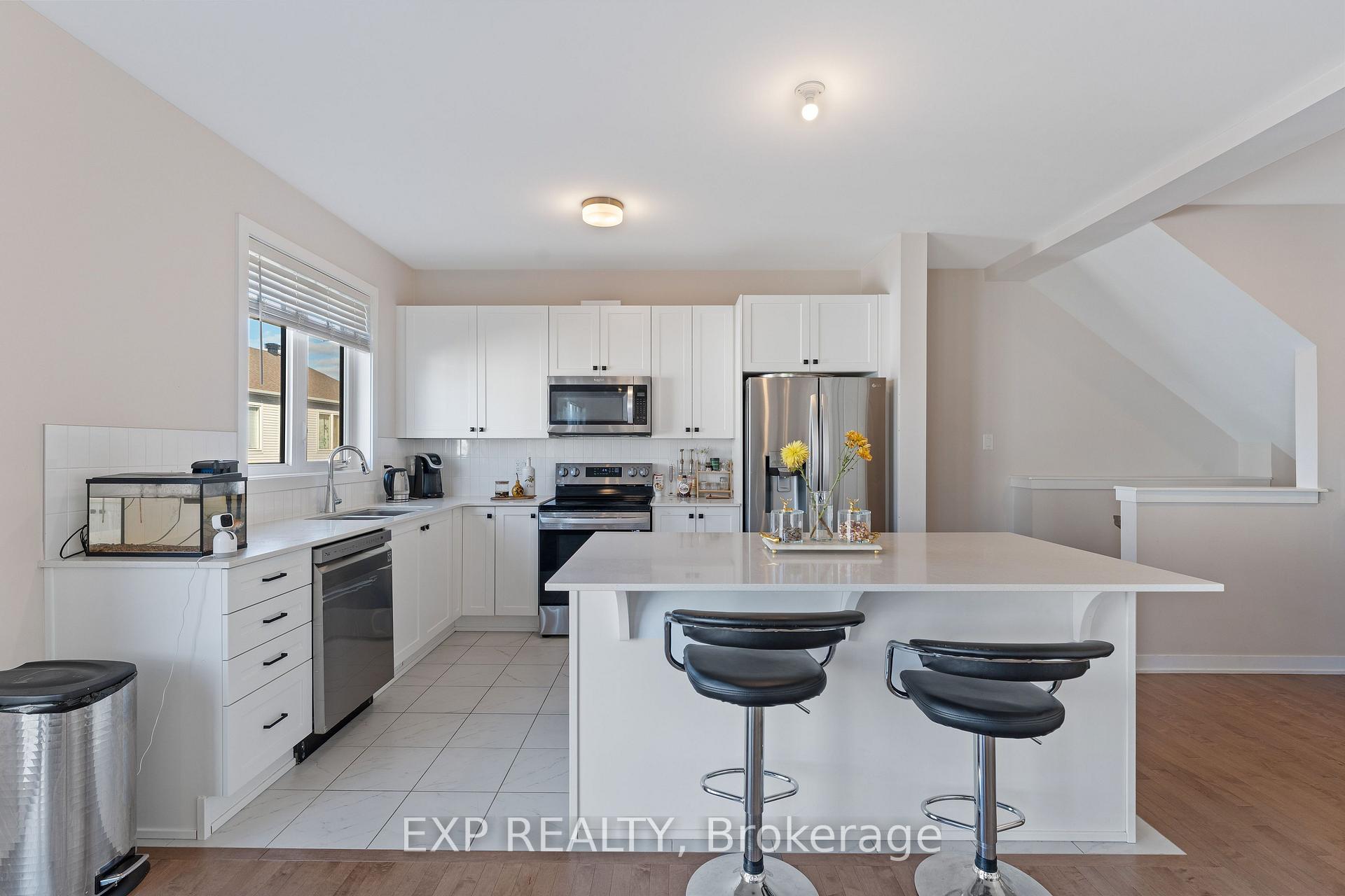 Photo 6 of 228 Appalachian Circle, Ottawa, Barrhaven - Half Moon Bay — HOMEH