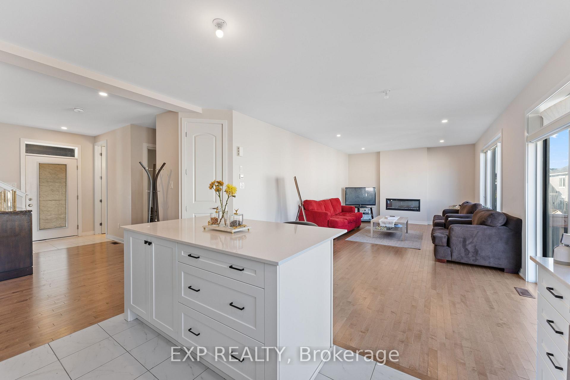 Photo 8 of 228 Appalachian Circle, Ottawa, Barrhaven - Half Moon Bay — HOMEH
