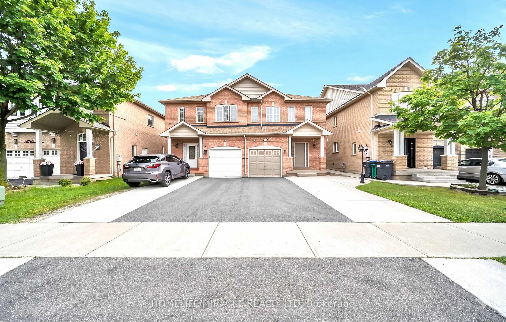 Photo 2 of 139 Sewells Lane, Brampton, Fletcher's Meadow — HOMEH