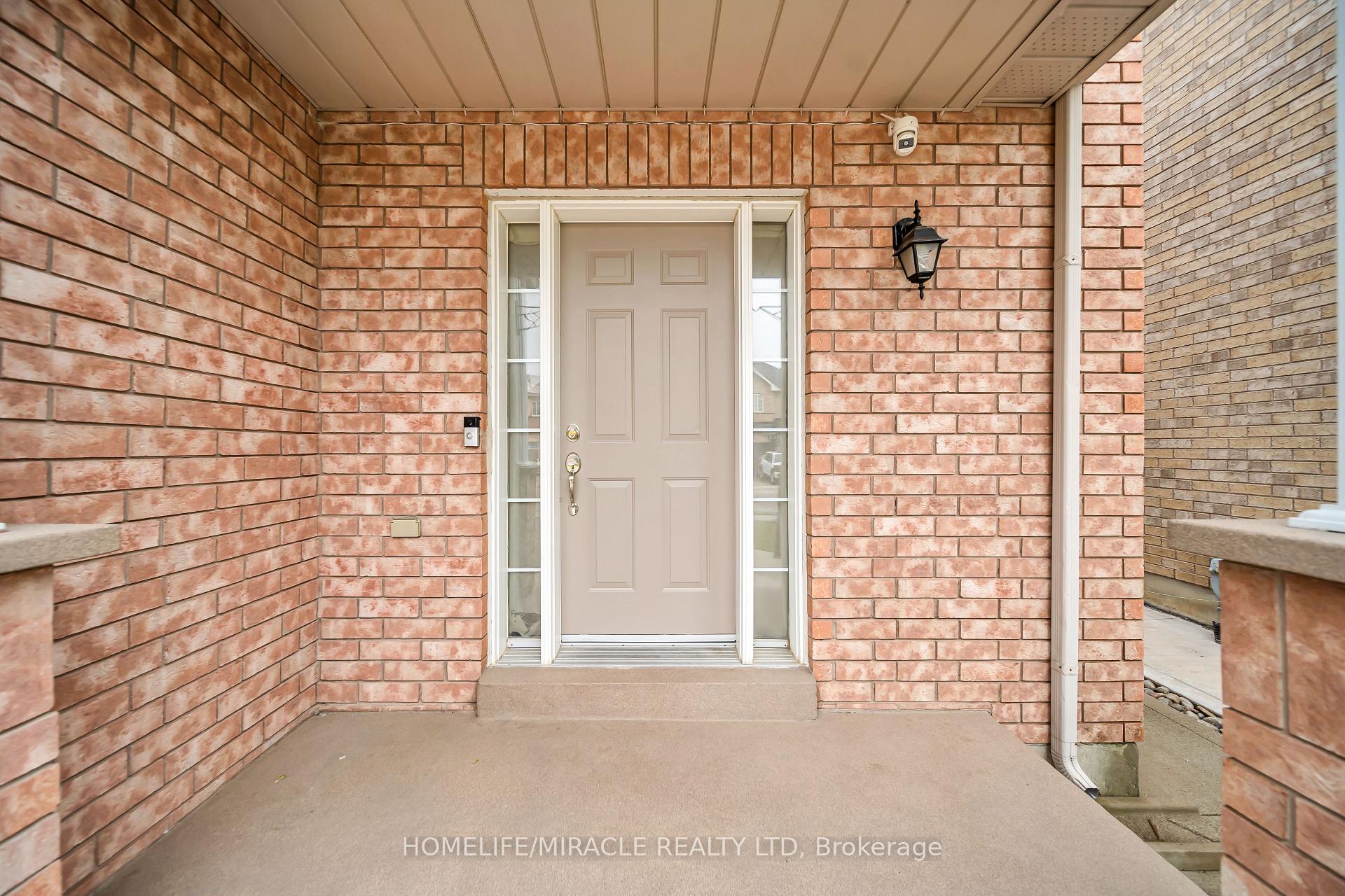 Photo 6 of 139 Sewells Lane, Brampton, Fletcher's Meadow — HOMEH