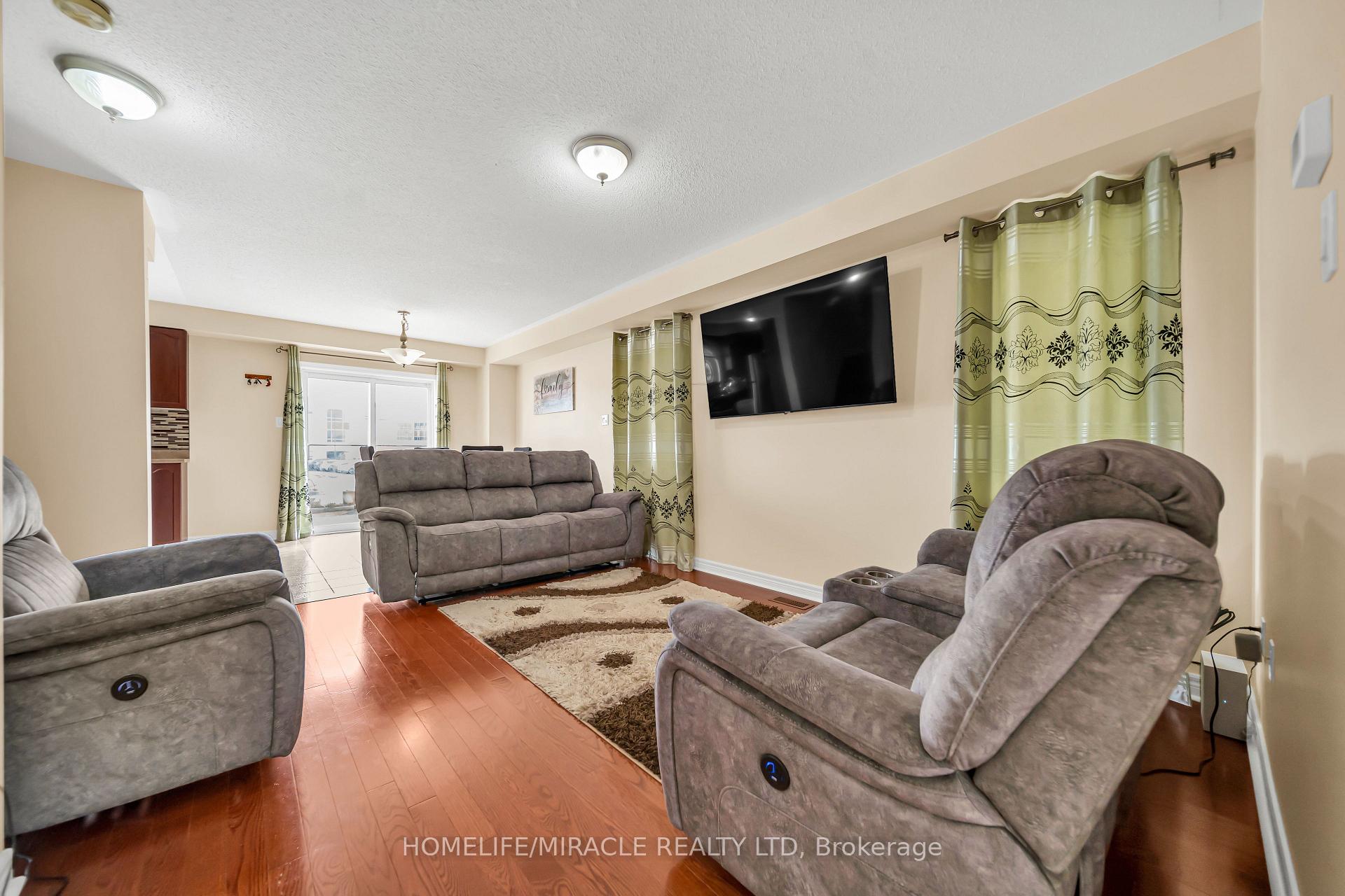 Photo 9 of 139 Sewells Lane, Brampton, Fletcher's Meadow — HOMEH