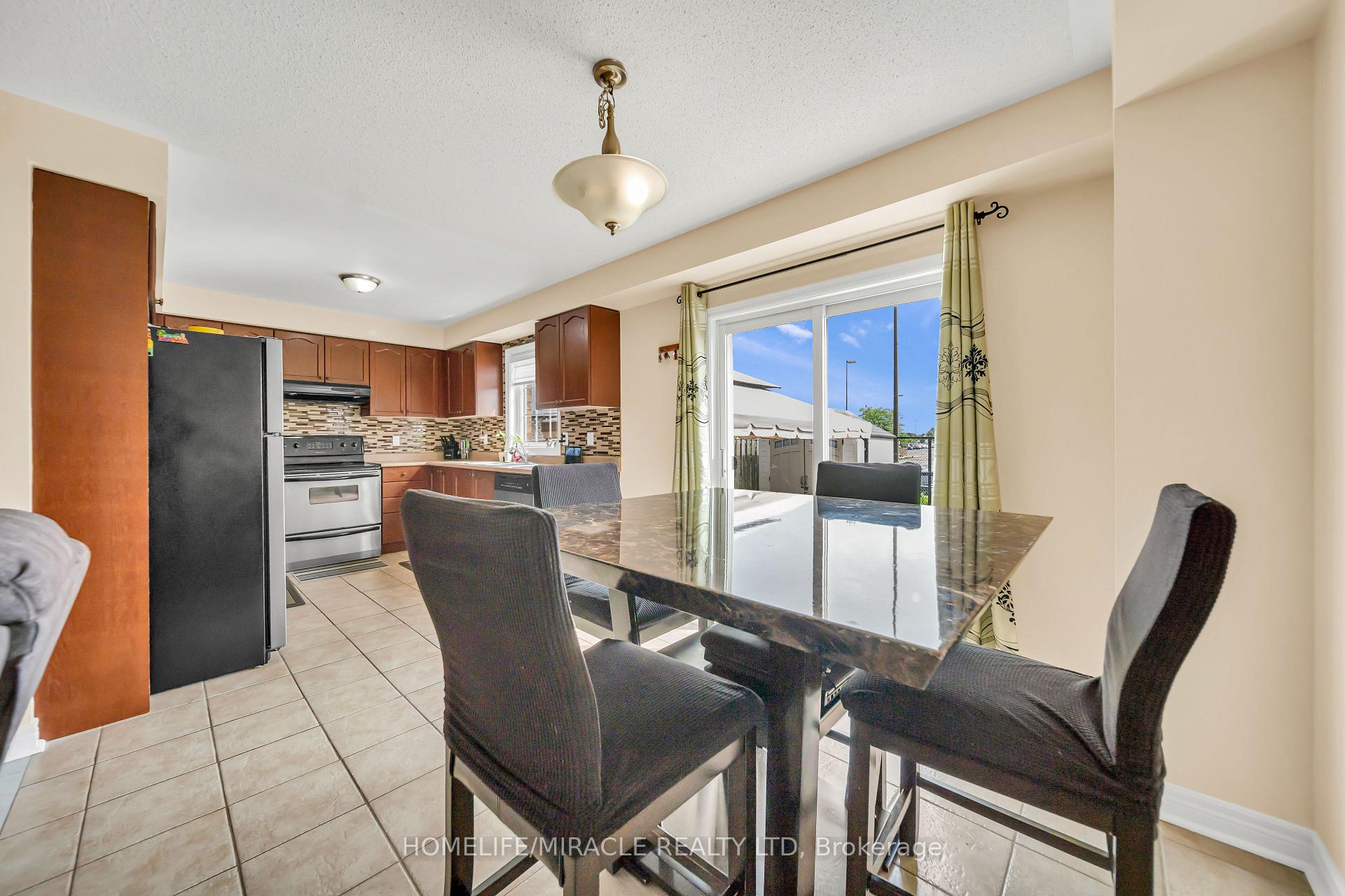 Photo 14 of 139 Sewells Lane, Brampton, Fletcher's Meadow — HOMEH