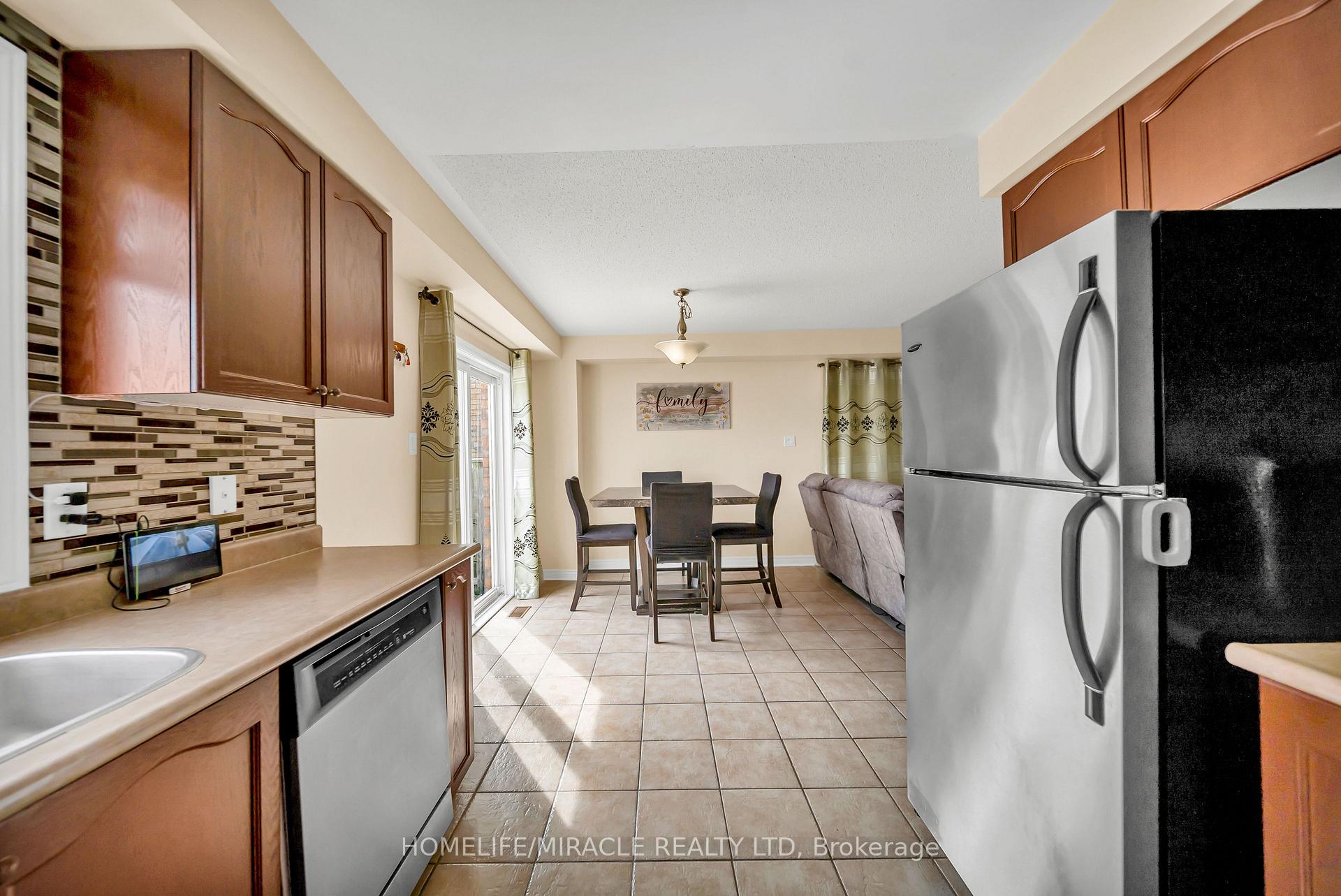 Photo 18 of 139 Sewells Lane, Brampton, Fletcher's Meadow — HOMEH
