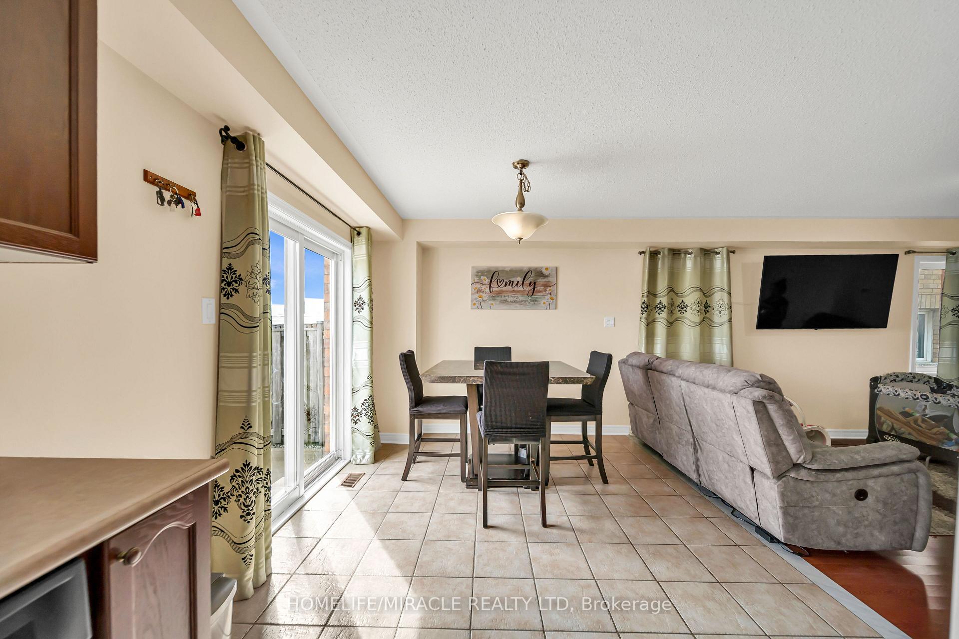Photo 19 of 139 Sewells Lane, Brampton, Fletcher's Meadow — HOMEH