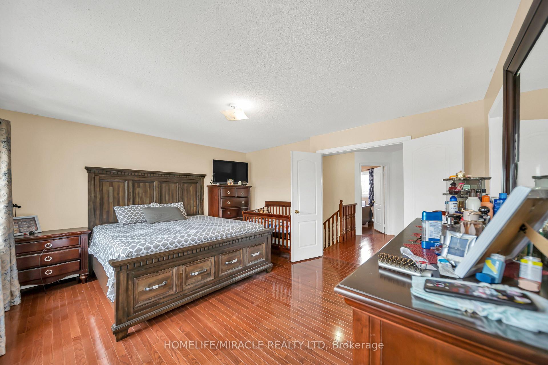 Photo 24 of 139 Sewells Lane, Brampton, Fletcher's Meadow — HOMEH