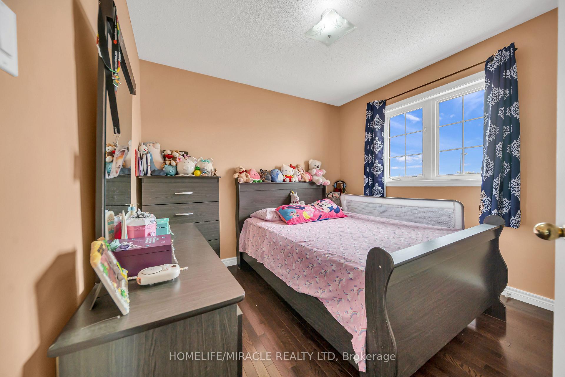 Photo 32 of 139 Sewells Lane, Brampton, Fletcher's Meadow — HOMEH
