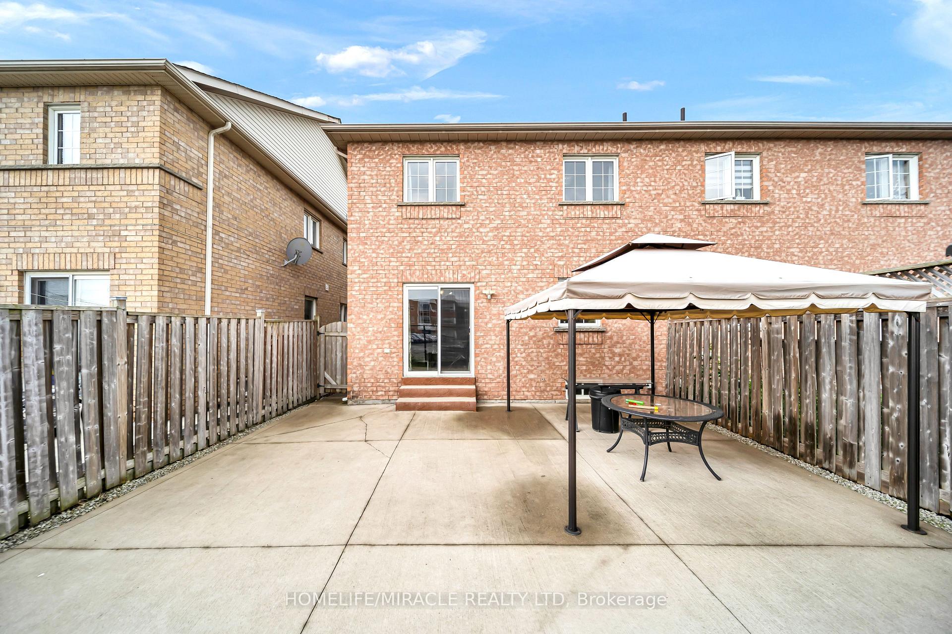 Photo 39 of 139 Sewells Lane, Brampton, Fletcher's Meadow — HOMEH