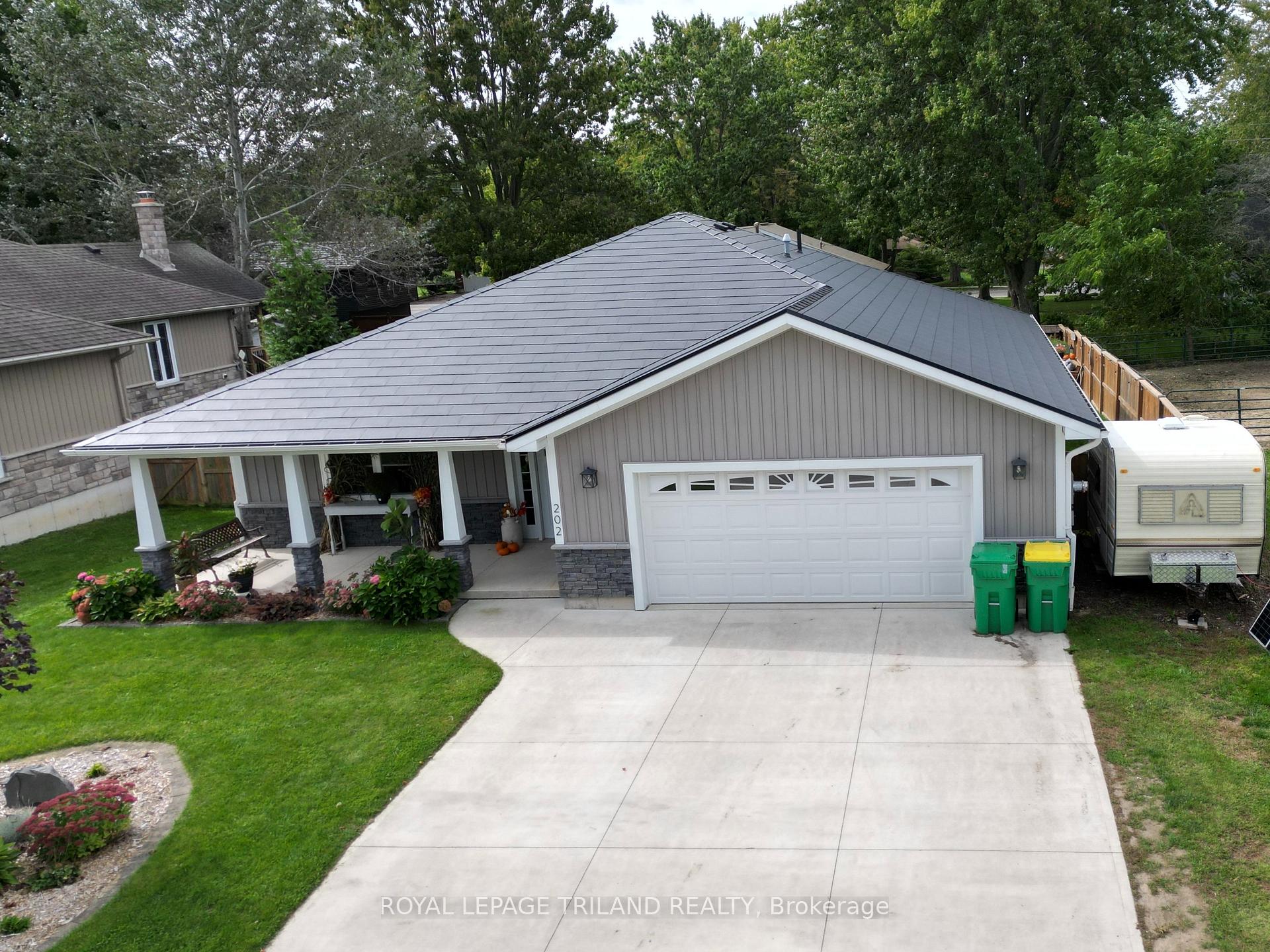 Photo of 202 Reycraft Avenue