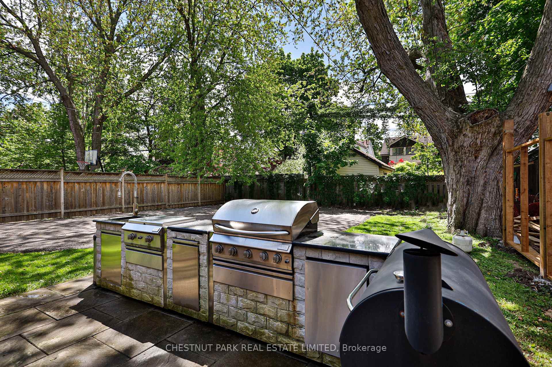 Photo 29 of Unit Upper, 159 Briar Hill Avenue, Toronto, Yonge-Eglinton — HOMEH
