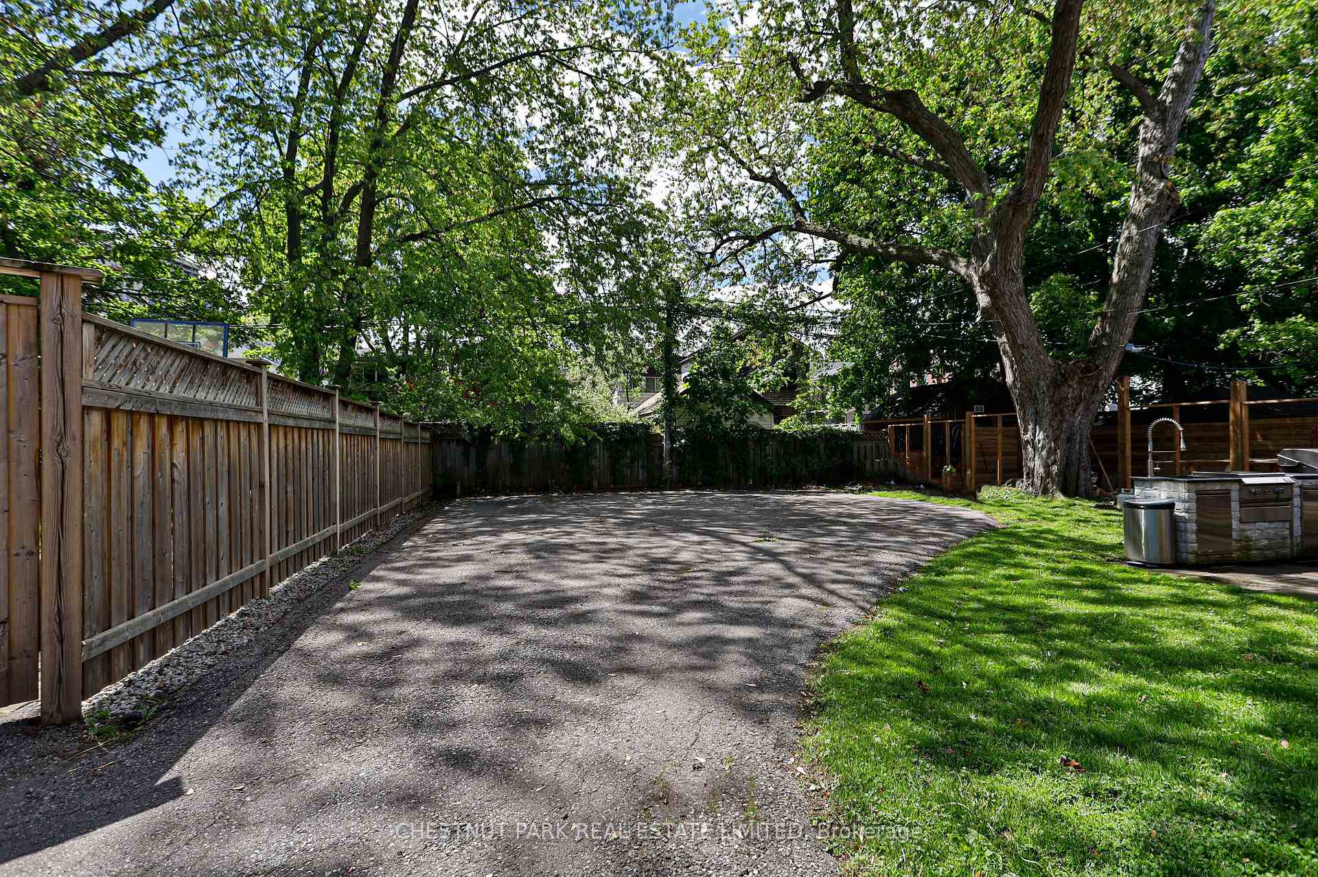 Photo 31 of Unit Upper, 159 Briar Hill Avenue, Toronto, Yonge-Eglinton — HOMEH