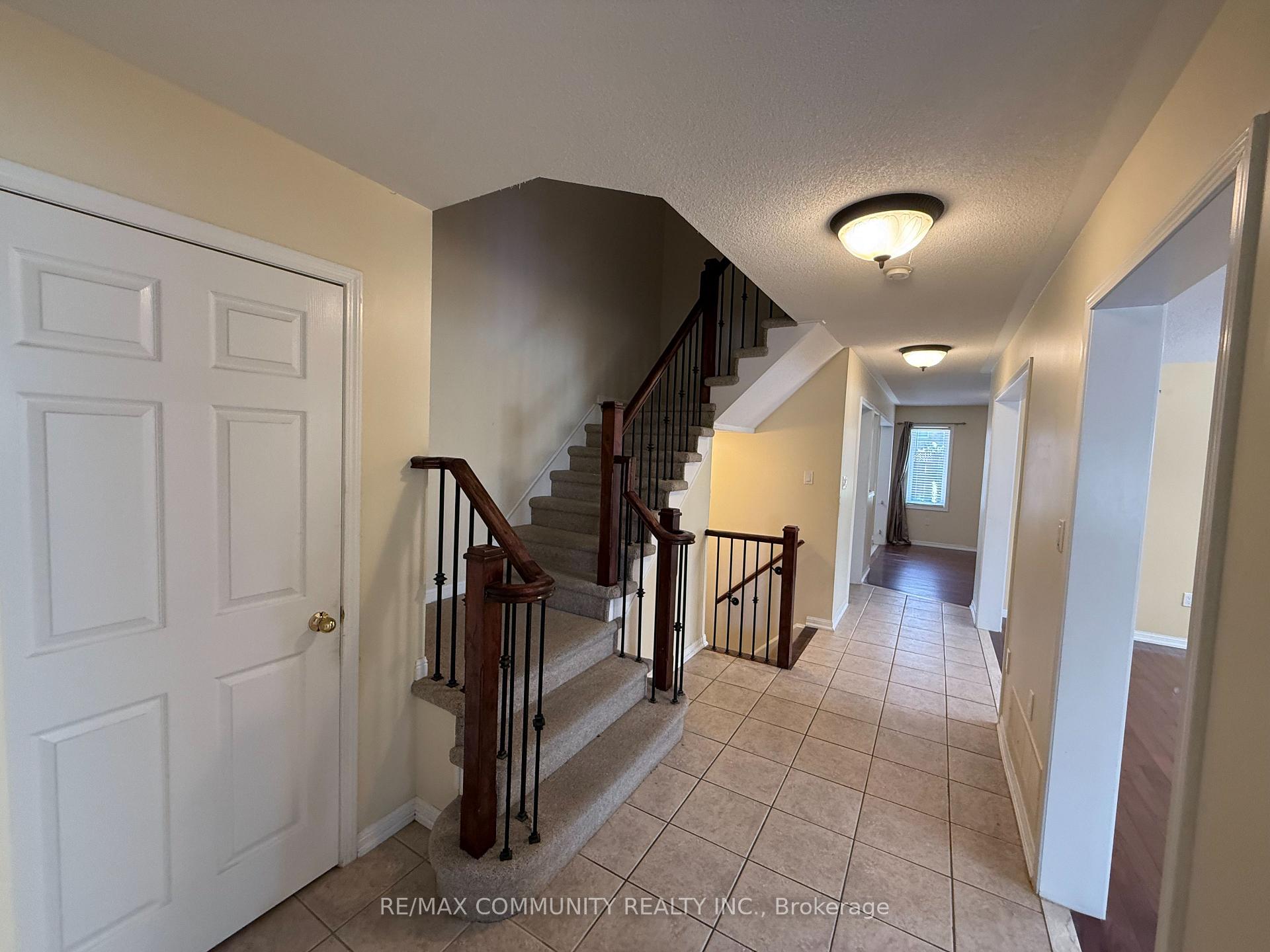 Photo 22 of 3 Baycliffe Drive, Whitby, Williamsburg — HOMEH