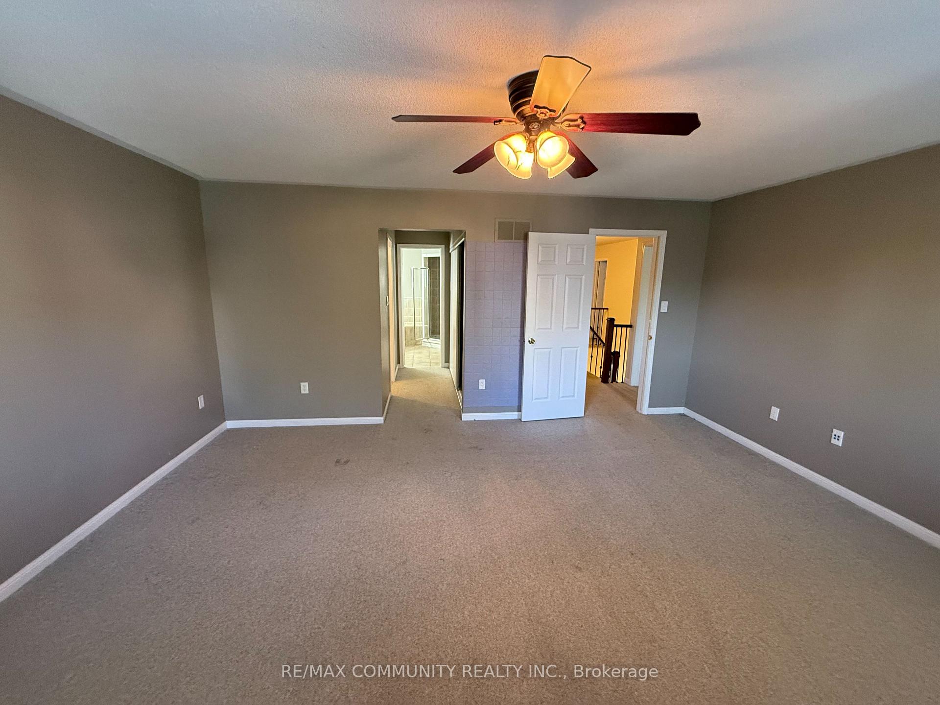 Photo 25 of 3 Baycliffe Drive, Whitby, Williamsburg — HOMEH