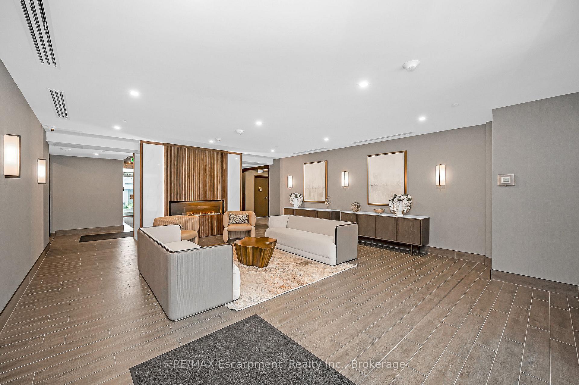Photo 5 of Unit 309, 470 Dundas Street E, Hamilton, Waterdown — HOMEH