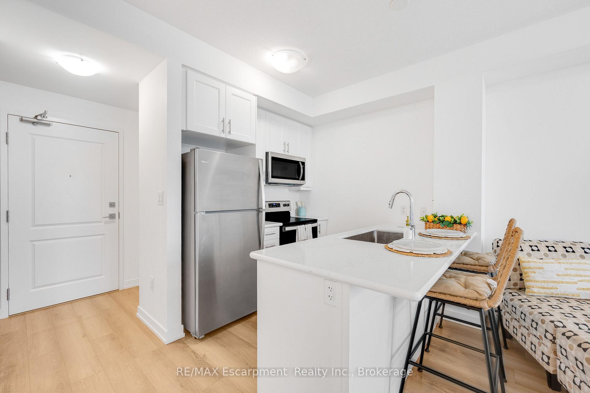 Photo 8 of Unit 309, 470 Dundas Street E, Hamilton, Waterdown — HOMEH