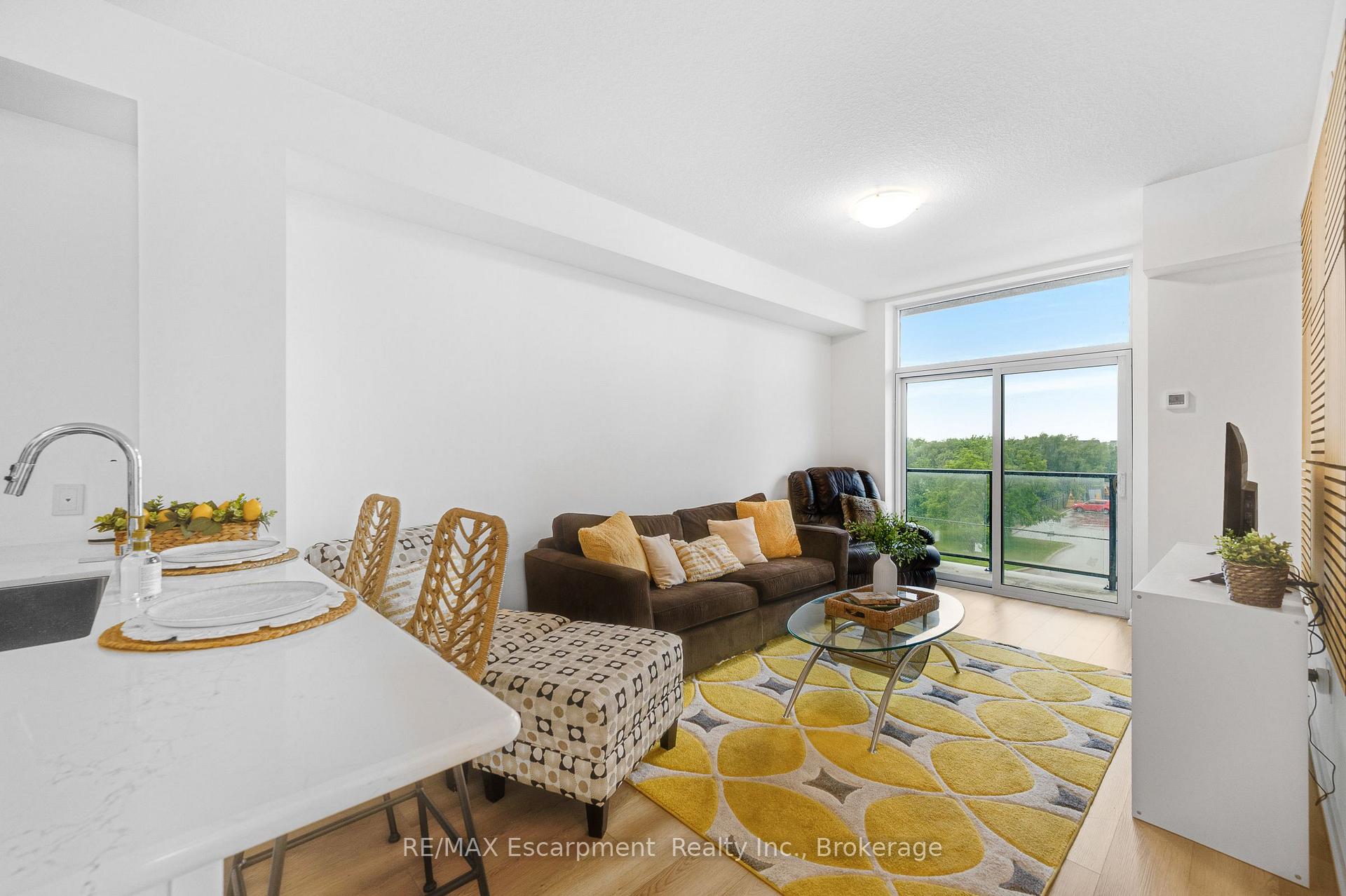 Photo 11 of Unit 309, 470 Dundas Street E, Hamilton, Waterdown — HOMEH