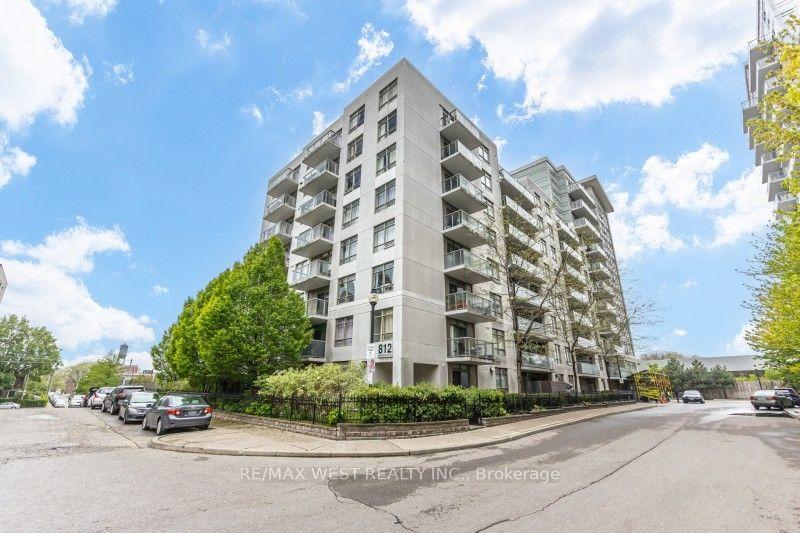 Photo 1 of Unit 704, 812 Lansdowne Avenue, Toronto, Dovercourt-Wallace Emerson-Junction — HOMEH