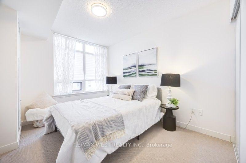 Photo 10 of Unit 704, 812 Lansdowne Avenue, Toronto, Dovercourt-Wallace Emerson-Junction — HOMEH