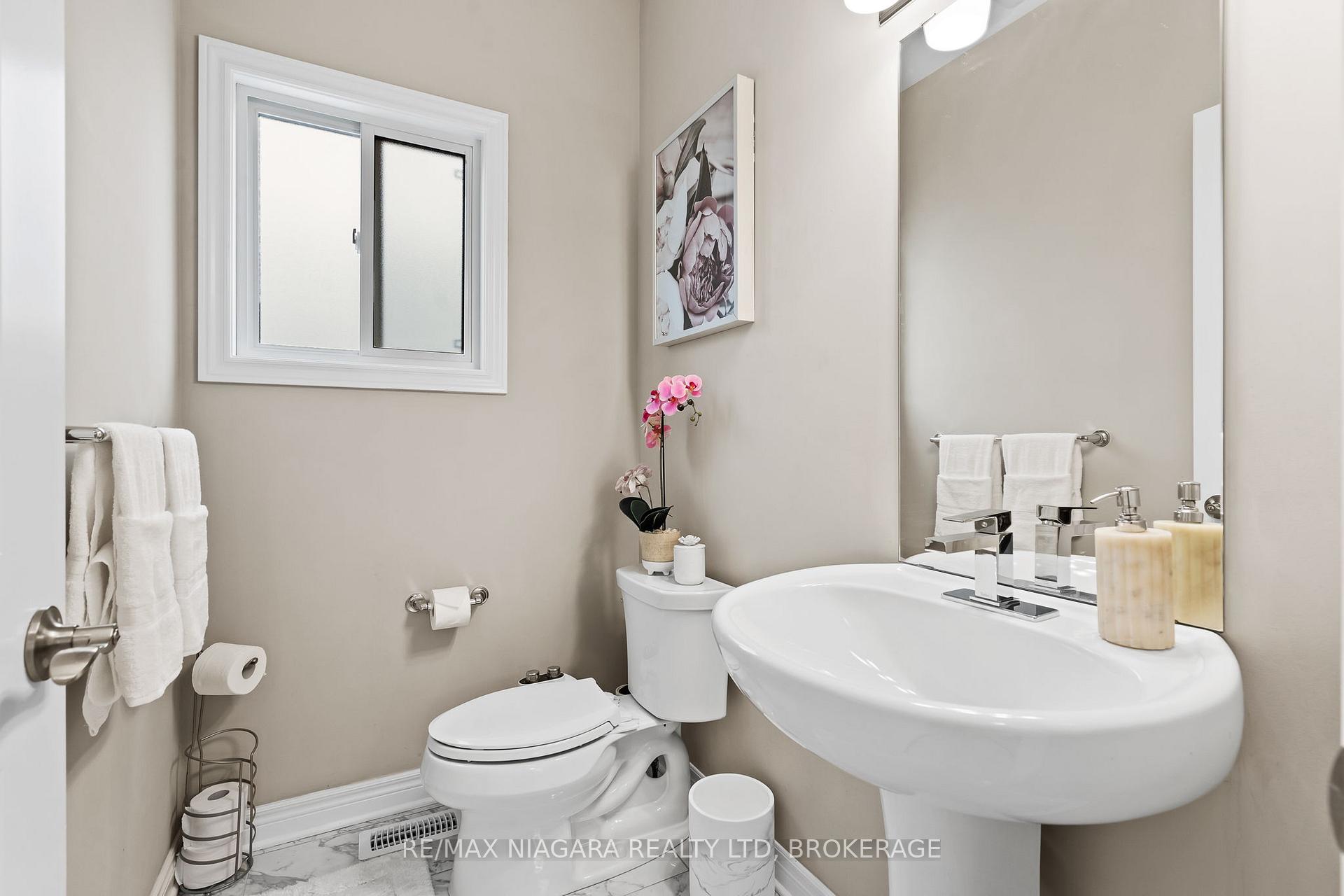 Photo 5 of 91 Quebec Avenue, Welland, Lincoln/Crowland — HOMEH