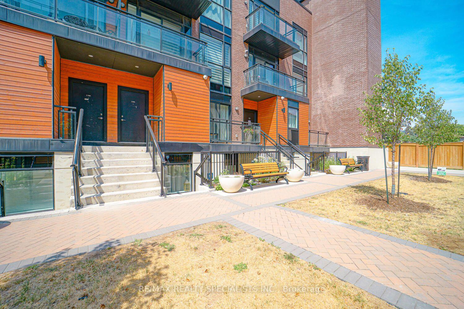Photo 2 of Unit D902, 5289 Highway 7, Vaughan, Vaughan Grove — HOMEH