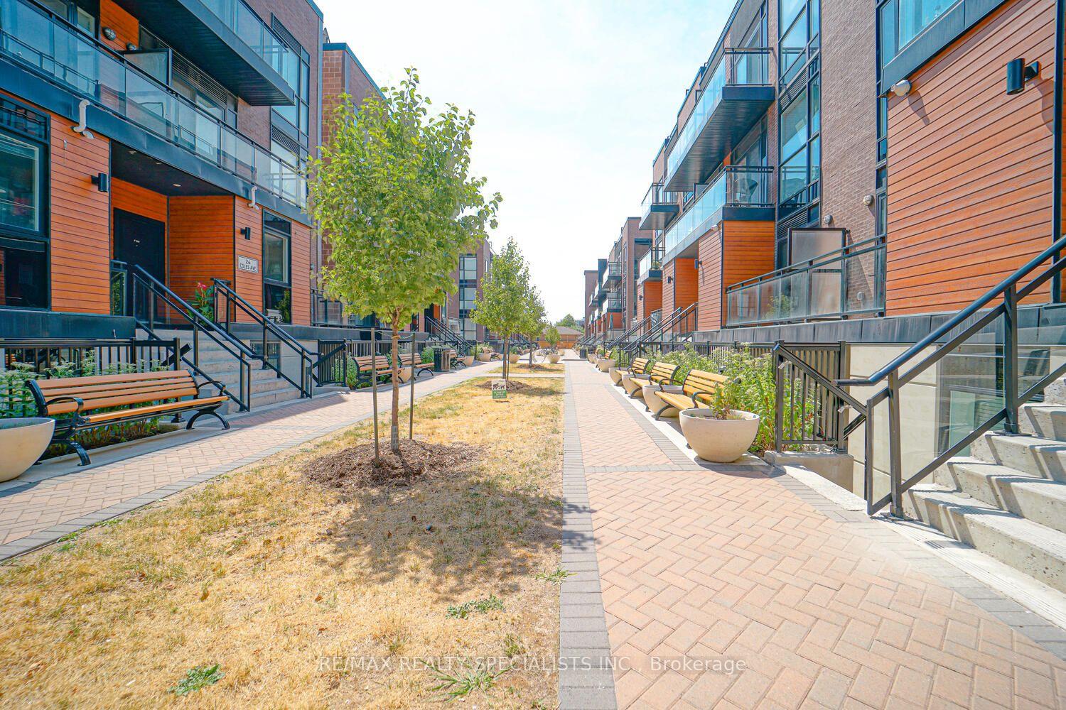 Photo 3 of Unit D902, 5289 Highway 7, Vaughan, Vaughan Grove — HOMEH