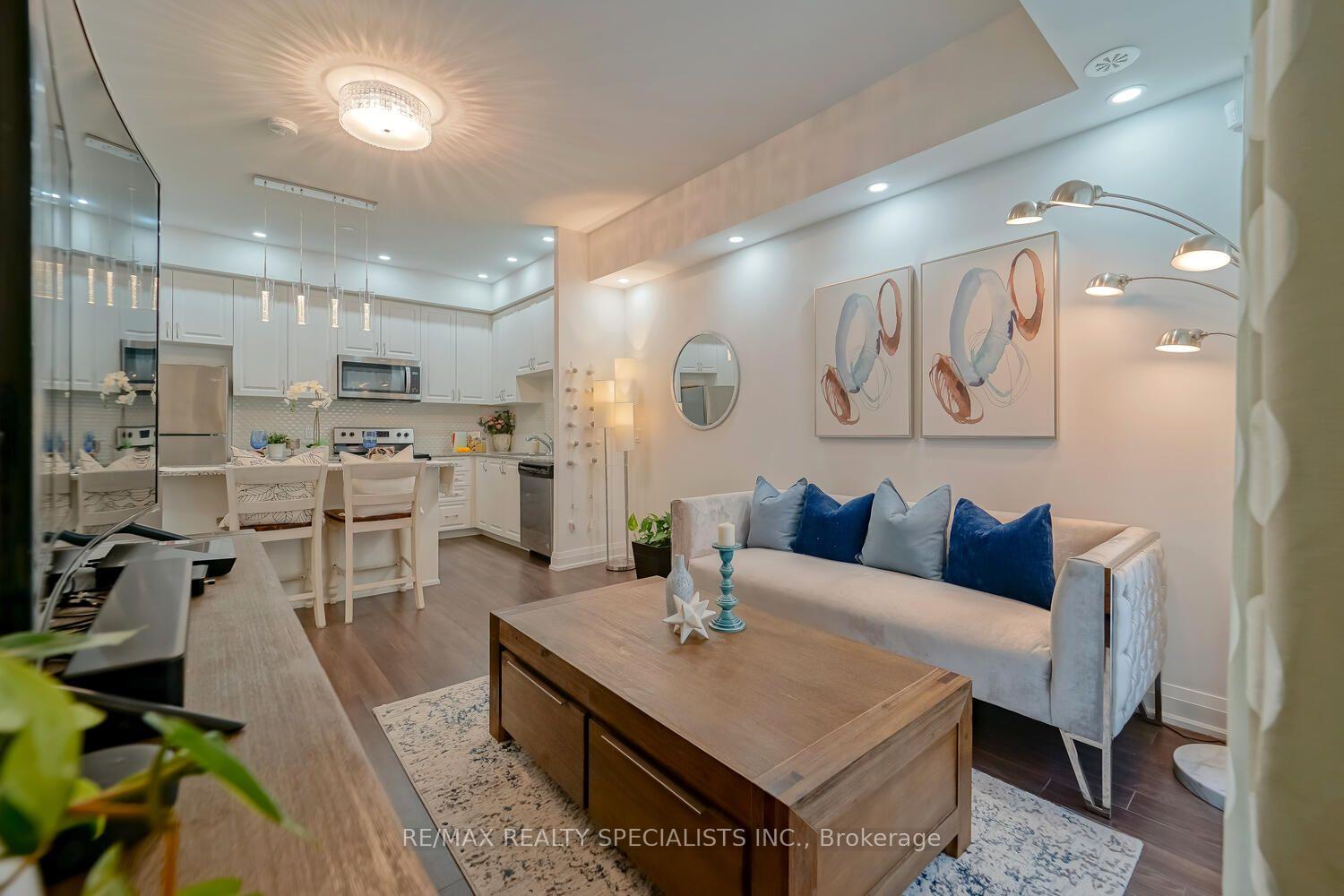 Photo 13 of Unit D902, 5289 Highway 7, Vaughan, Vaughan Grove — HOMEH