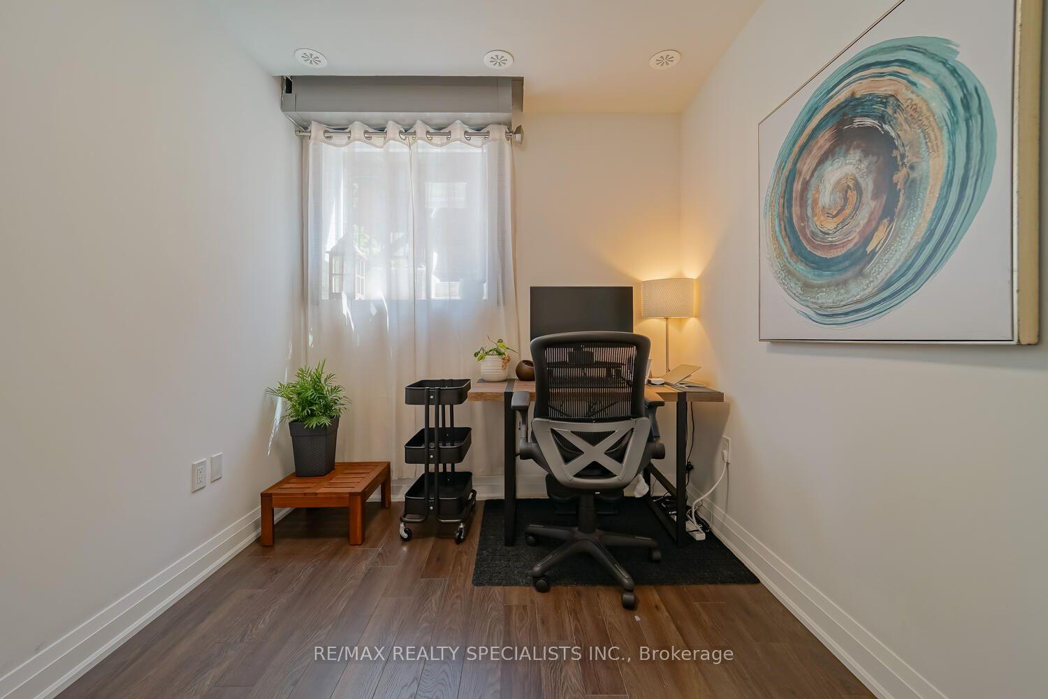 Photo 16 of Unit D902, 5289 Highway 7, Vaughan, Vaughan Grove — HOMEH