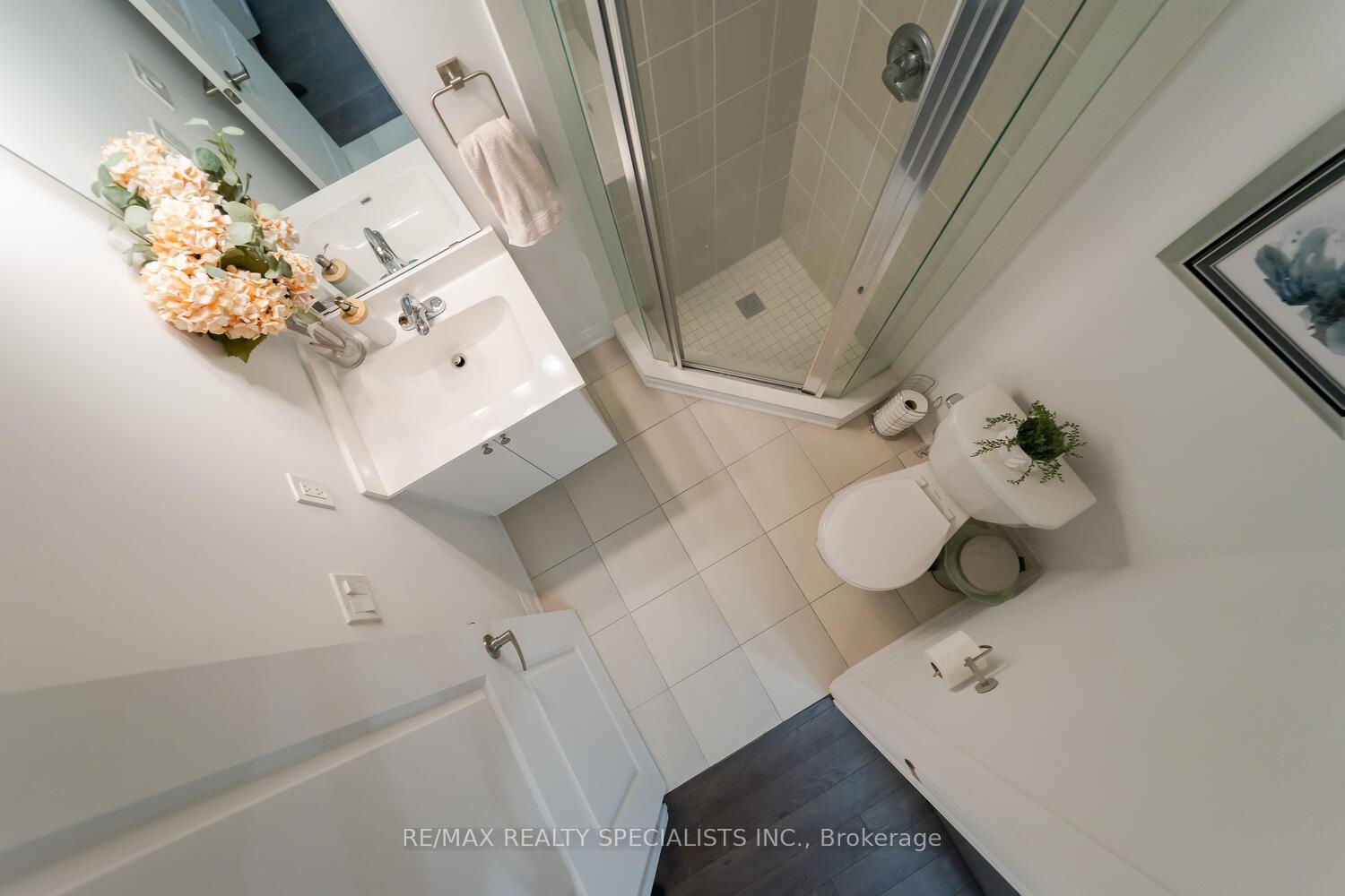 Photo 20 of Unit D902, 5289 Highway 7, Vaughan, Vaughan Grove — HOMEH